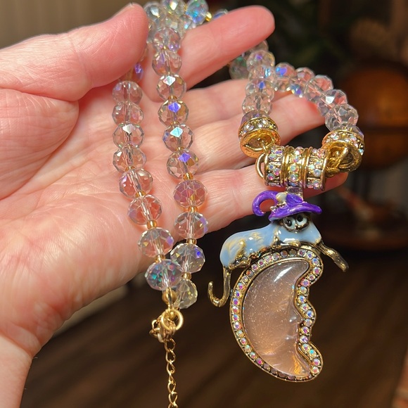 Sparkly witch hat enamel cat on moon face pendant with Aurora Borealis necklace - Picture 5 of 9